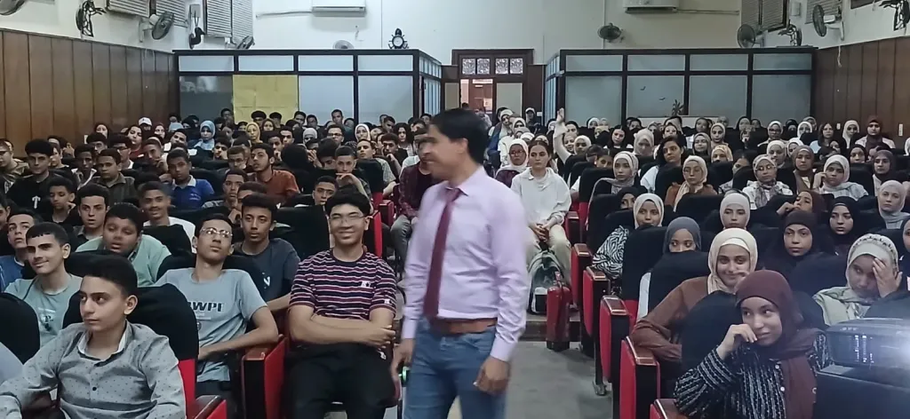 وكيل وزارة التعليم بأسيوط يعلن استمرار فعاليات برنامج ”مبرمجى الغد ” لتأهيل الطلاب
