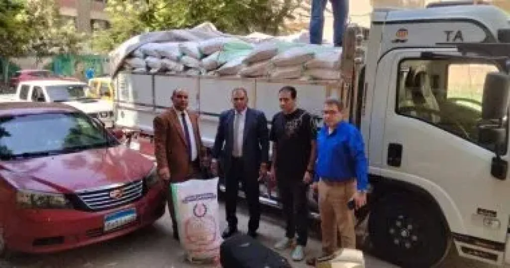 تموين القاهرة تضبط سيارة محملة بدقيق بلدي مدعم وتصادر سلعًا بالسوق السوداء