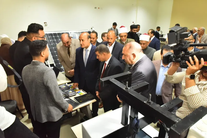 محافظ أسيوط يشارك في حفل تخرج الدفعة الأولى بجامعة أسيوط الجديدة التكنولوجية