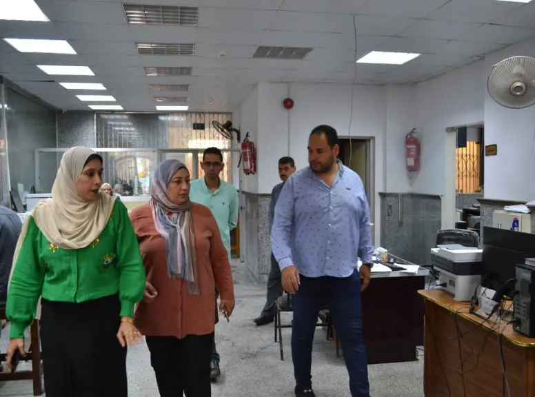رئيس مدينة رشيد تتابع انتظام العمل بالمركز التكنولوجي