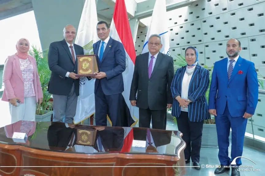 توقيع بروتوكول تعاون بين وزارة الشباب والرياضة ومكتبة الإسكندرية | صور