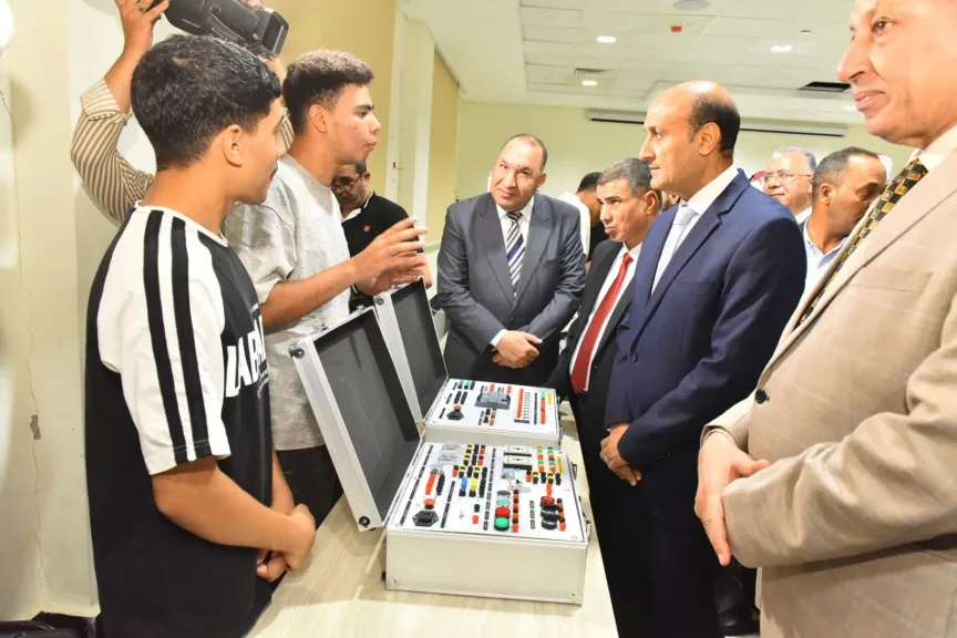 محافظ أسيوط يشارك في حفل تخرج الدفعة الأولى بجامعة أسيوط الجديدة التكنولوجية