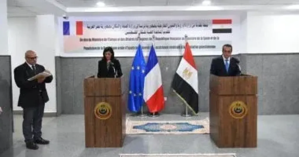 وزير الصحة يتسلم شحنة مساعدات طبية فرنسية جديدة دعما للجرحى الفلسطينيين