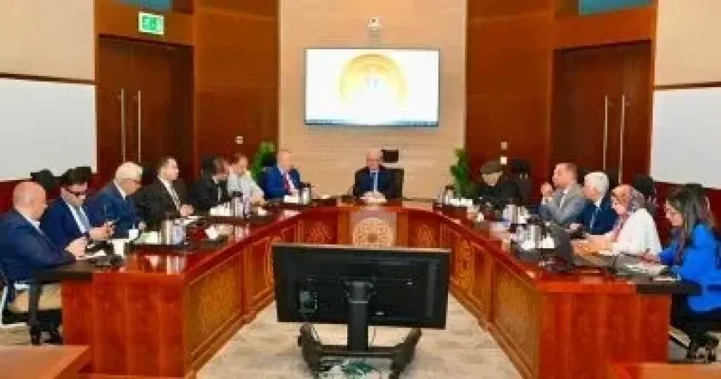 نائب رئيس الوزراء للشؤون الاقتصادية يبحث مع اتحاد المستثمرين تعزيز دور القطاع الخاص