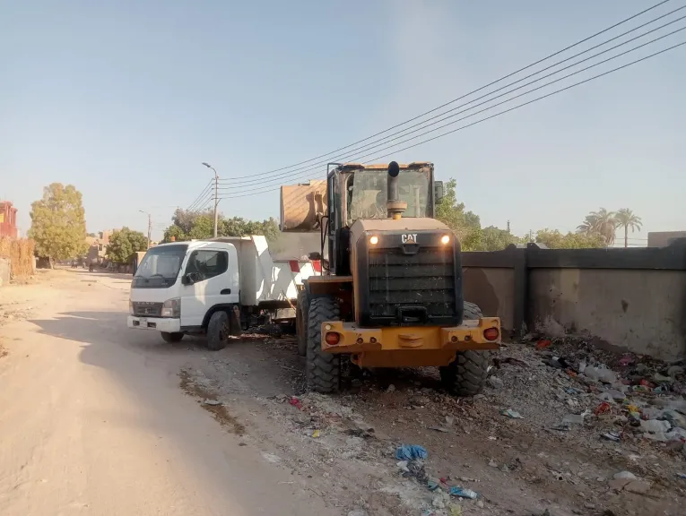 محافظ أسيوط رفع أكثر من 166 طنًا من المخلفات بأبنوب ضمن حملات النظافة اليومية