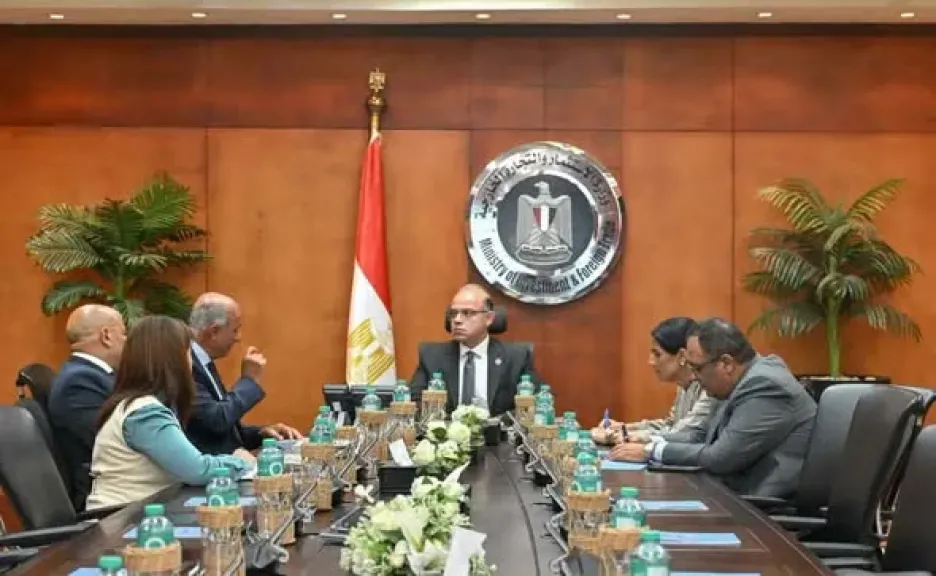 الاستثمار: مناقشات حول تطوير آليات وطنية لتمويل مشروعات خفض الانبعاثات