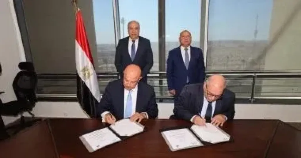 ​وزيرا النقل والطيران يشهدان توقيع بروتوكول لرفع كفاءة وصيانة ممرات المطارات
