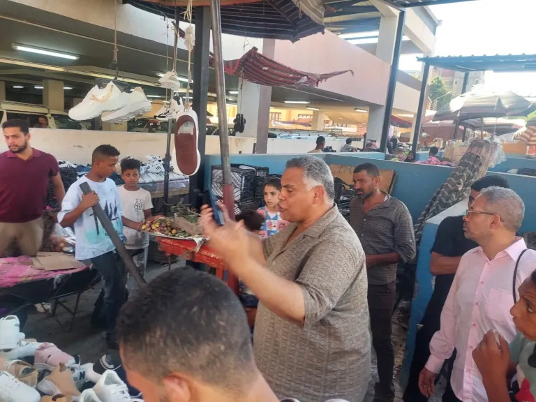 محافظ أسيوط: حملات مكثفة لرفع الإشغالات بأبنوب وإلزام المحال التجارية بالمساحات