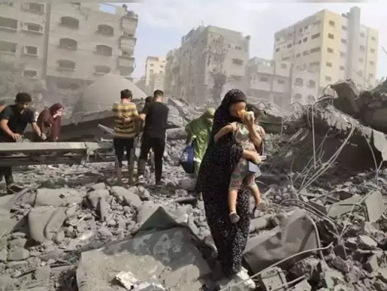 محافظ نابلس: المستوطنون يقتلون الفلسطينيين ويحرقون منازلهم ويستولون على أراضيهم