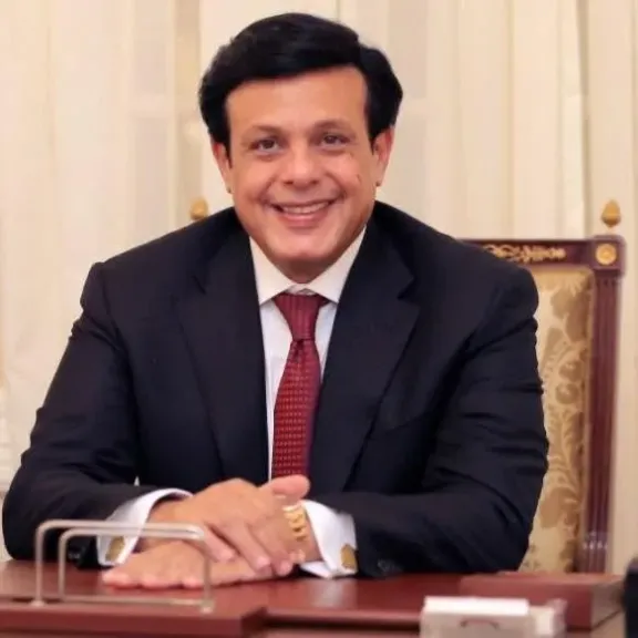 كارت أحمر من الدكتور محمد حمودة لمنتحلى صفة المحامى الدولى