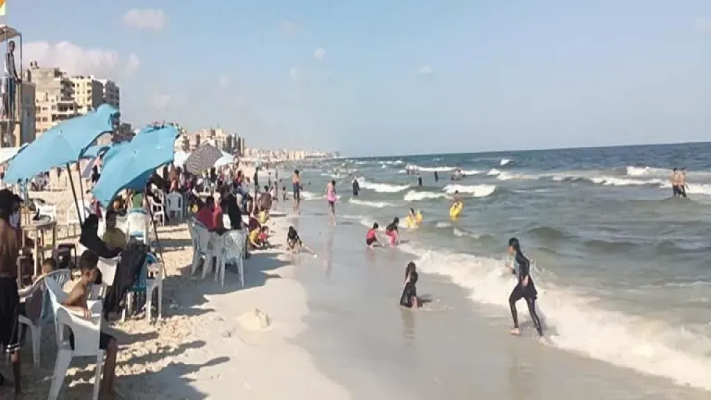 الطقس اليوم .. انخفاض 5 درجات بحرارة الجو وتحذير من ارتفاع أمواج هذه الشواطئ
