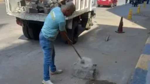 رفع الحواجز المخالفة وإيقاف أعمال تشطيب مخالفة خلال حملات بحى العجوزة