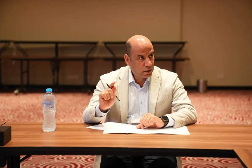 وزير العمل يوجه بتعزيز التواجد الميداني والتواصل المباشر مع المواطنين