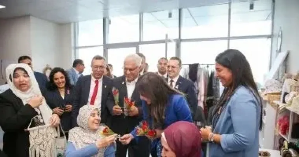 وزيرة الإسكان تزور مستشفى ”بهية” بمدينة الشيخ زايد وتؤكد مواصلة الدعم للمستشفى