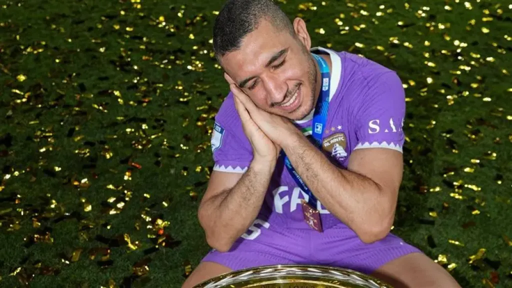 نجم منتخب مصر ينافس على جائزة أفضل لاعب في الدوري الإماراتي