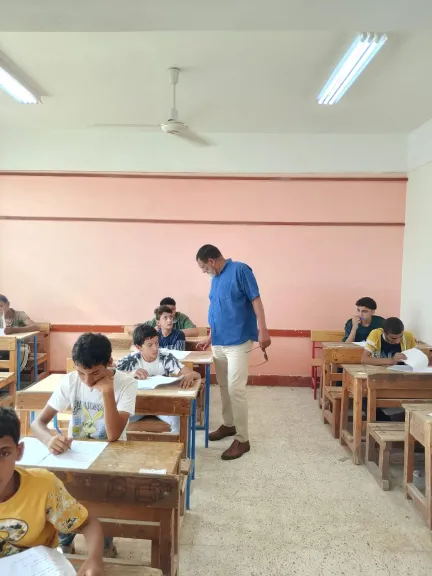 تعليم أسيوط يتابع امتحانى اللغة الإنجليزية والتربية الفنية للشهادة الاعدادية
