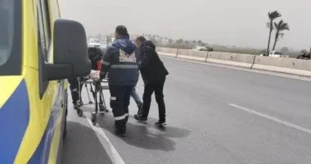 مصرع شاب وطفل في حادث تصادم دراجة نارية في عمود إنارة بالأقصر