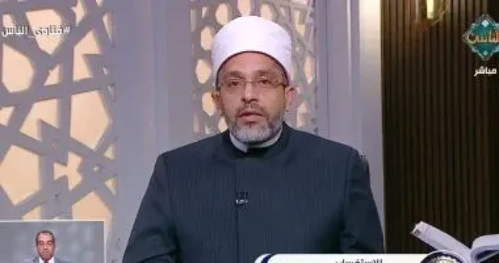 هل يجوز إعطاء الأحفاد ذهبًا هدية؟.. أمين الفتوى يجيب