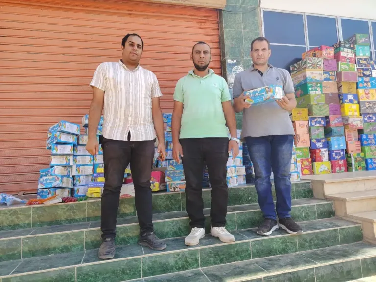 محافظ أسيوط: ضبط 4 آلاف عبوة مشروبات فاسدة و4200 قطعة حلوى منتهية الصلاحية