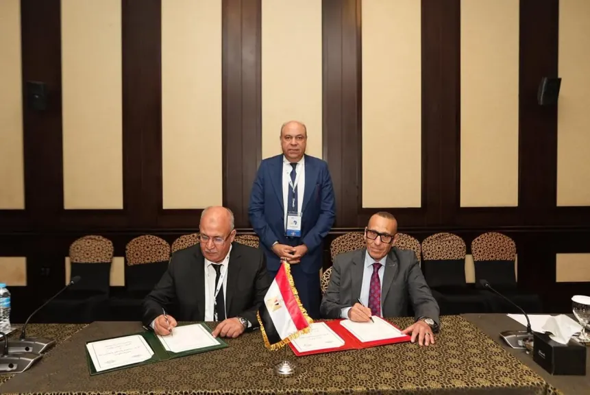 وزير الطيران المدني يشهد توقيع مذكرة تفاهم بين سلطة الطيران المدني والمنظمة العربية للطيران المدني| صور
