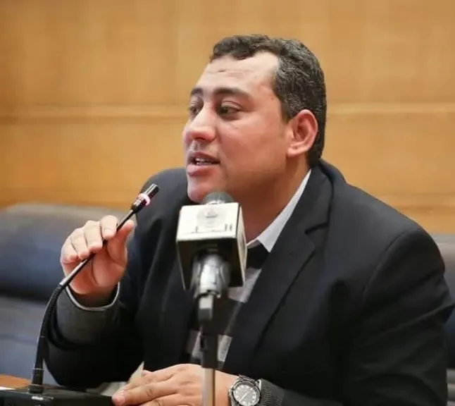 ​«عبدالظاهر» يهنئ فائزين بجائزة الدولة التشجيعية في العلوم القانونية والاقتصادية