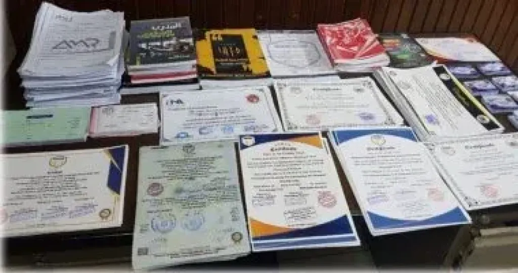 تفاصيل التحقيقات مع متهم بتزوير الشهادات الدراسية وإثباتها علي البطاقات الشخصية