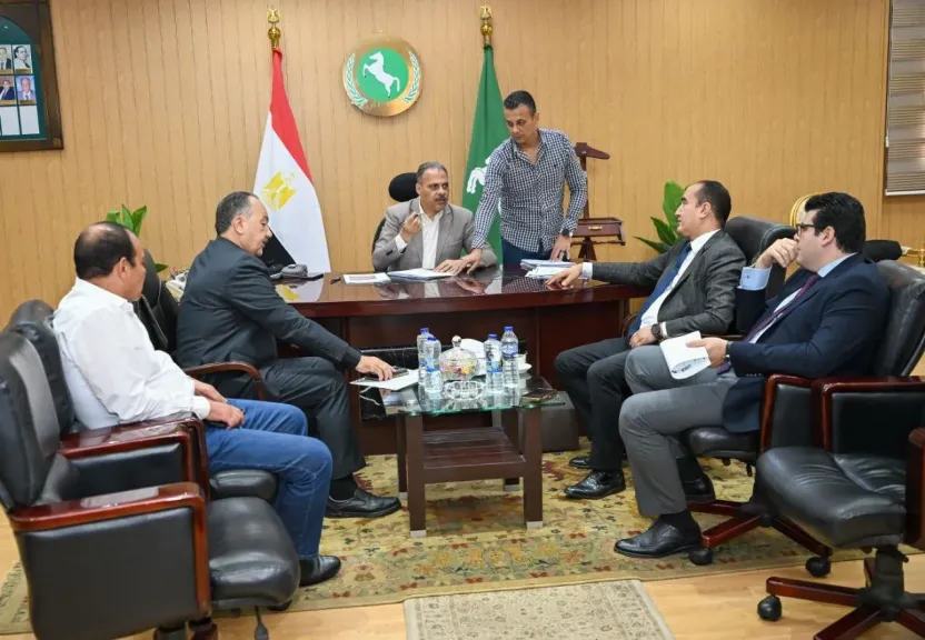 محافظ الشرقية يستقبل عددا من أعضاءالشيوخ والنواب لبحث المشكلات