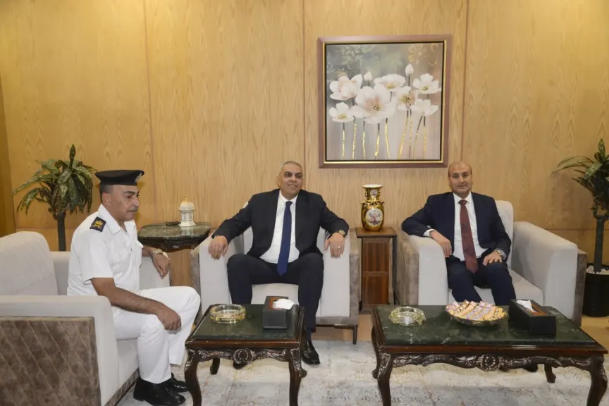 محافظ أسيوط يقدم التهنئة للواء حازم سويلم بمناسبة توليه مهام مدير أمن أسيوط