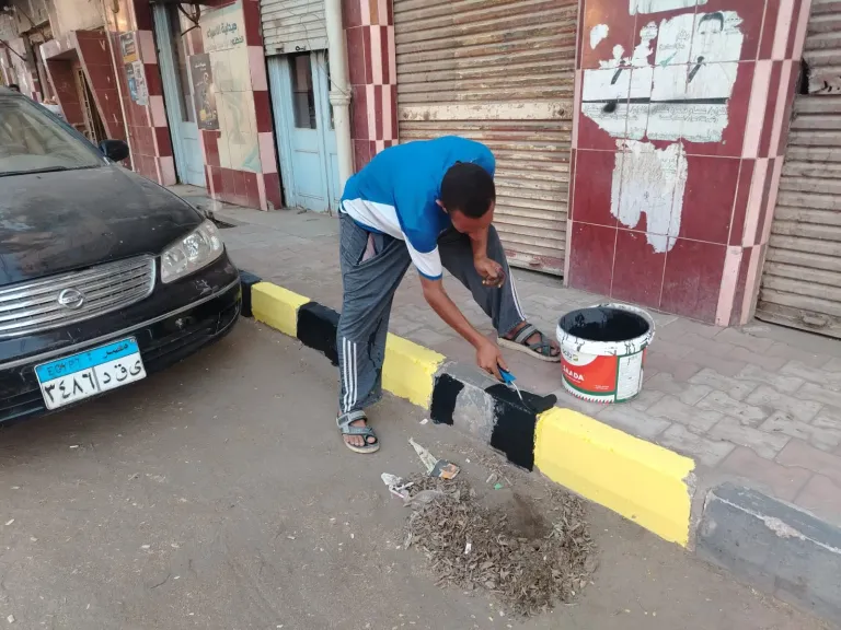 محافظ أسيوط: مواصلة دهان البلدورات بمدينة أبنوب ضمن خطة شاملة للارتقاء
