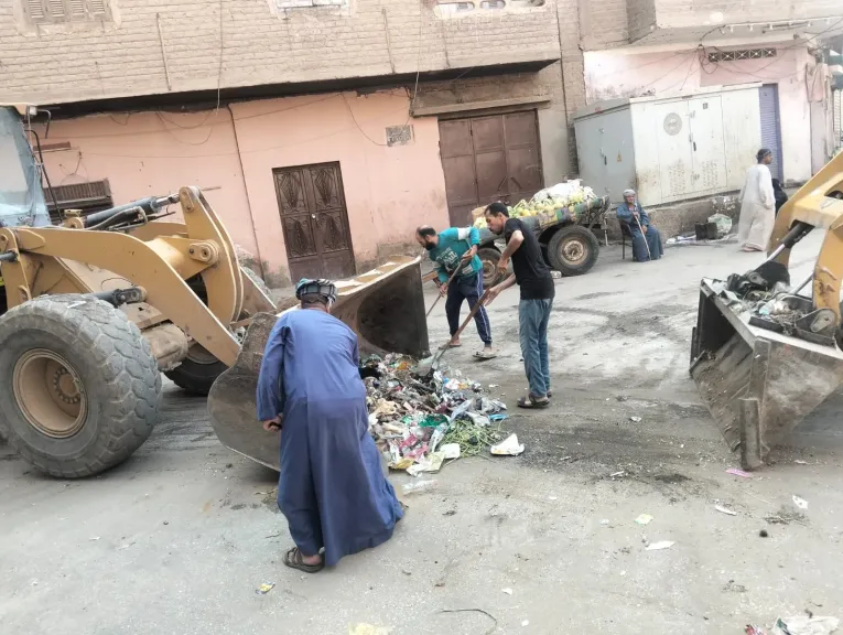 محافظ أسيوط: متابعة يومية لمنظومة النظافة بمركز منفلوط ورفع المخلفات للارتقاء