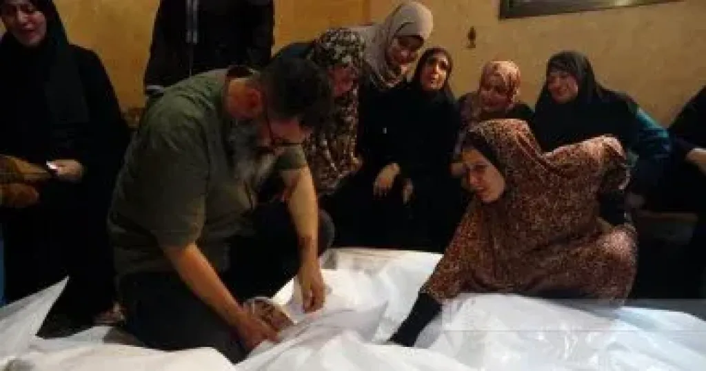 استشهاد 3 فلسطينيين في قصف للاحتلال على غزة