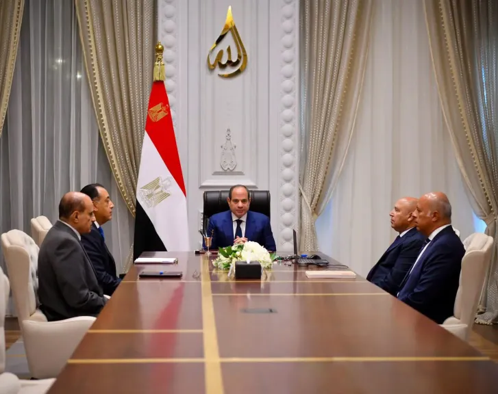 الرئيس السيسي يتابع  الموقف التنفيذي لمشروعات تطوير ميناء سفاجا الكبير، وميناء دمياط، وميناء الاسكندرية الكبير