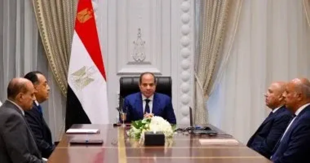 الرئيس السيسى: مشروعات النقل الجماعي الأخضر المستدام ركيزة للتنمية العمرانية