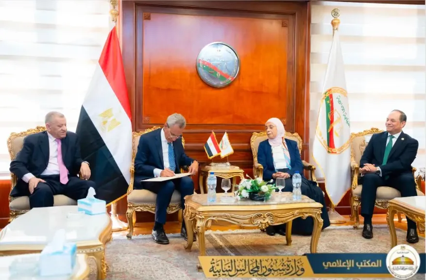 وزير شئون المجالس النيابية يهنئ رئيسة النيابة الإدارية ويبحث تعزيز التعاون