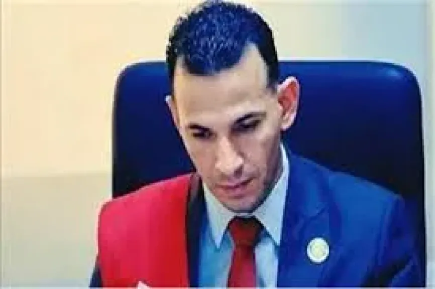 وشاح قاضٍ ومنصة حكم.. حيلة مستشار مزيف لخداع ضحاياه