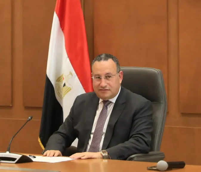 وزير التعليم العالى يصدر قرارات جمهورية بتعيين قيادات جامعية جديده