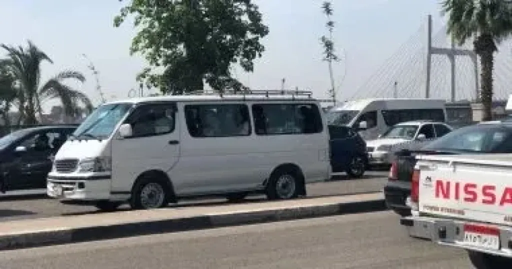 النشرة المرورية.. كثافات مرتفعة للسيارات على محاور القاهرة والجيزة