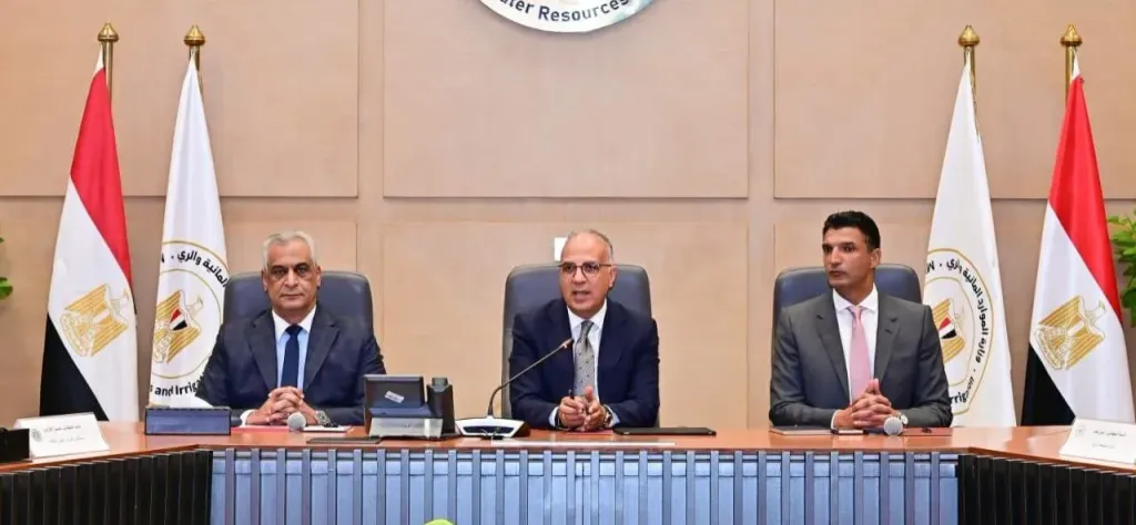 الصناعة: خطة لتعميم الدوائر المغلقة للمياه بالمصانع وتوطين تقنيات المعالجة وإعادة الاستخدام