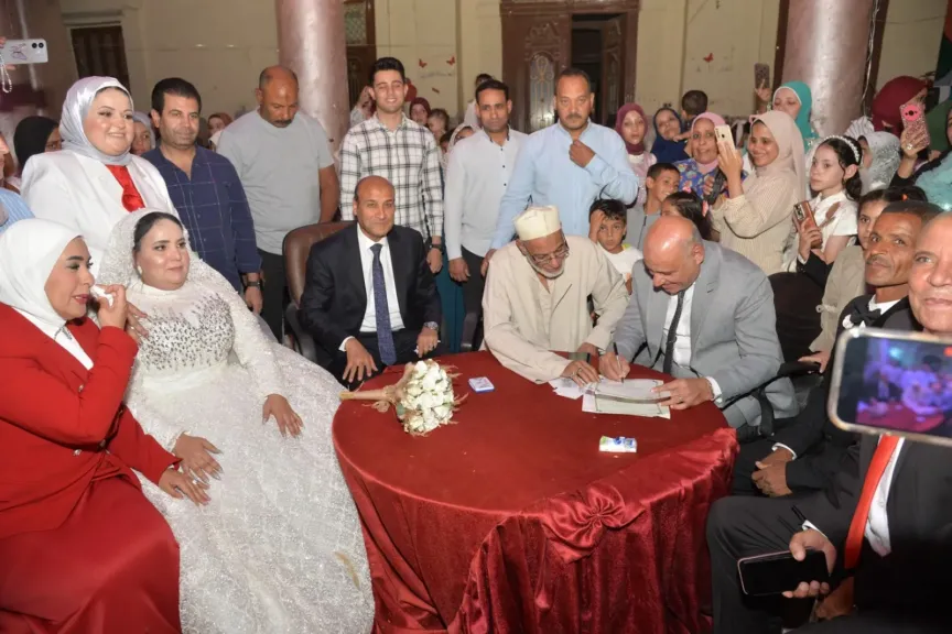 محافظ أسيوط يشهد عقد قران إحدى فتيات دار الصفا لرعاية اليتيمات ويؤكد: الدولة تولي