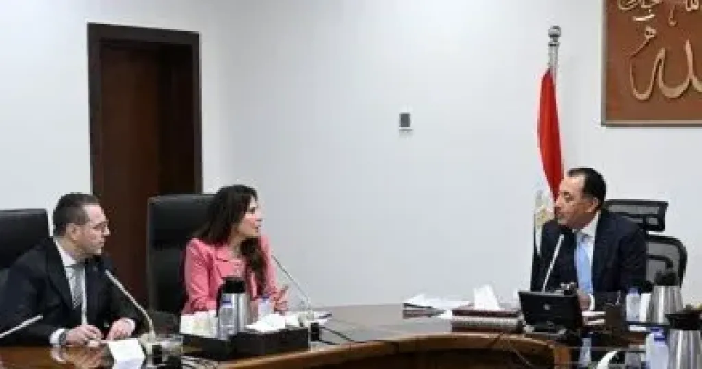 رئيس الوزراء يستعرض مقترحاً لمشروع قانون الاتحاد المصري للمطورين العقاريين