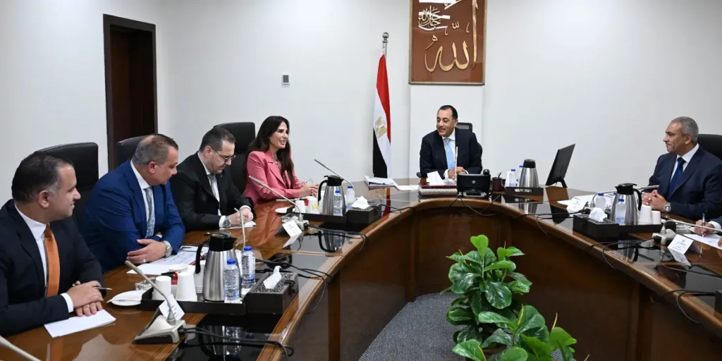 رئيس الوزراء يستعرض مقترحًا لمشروع قانون الاتحاد المصري للمطورين العقاريين | صور
