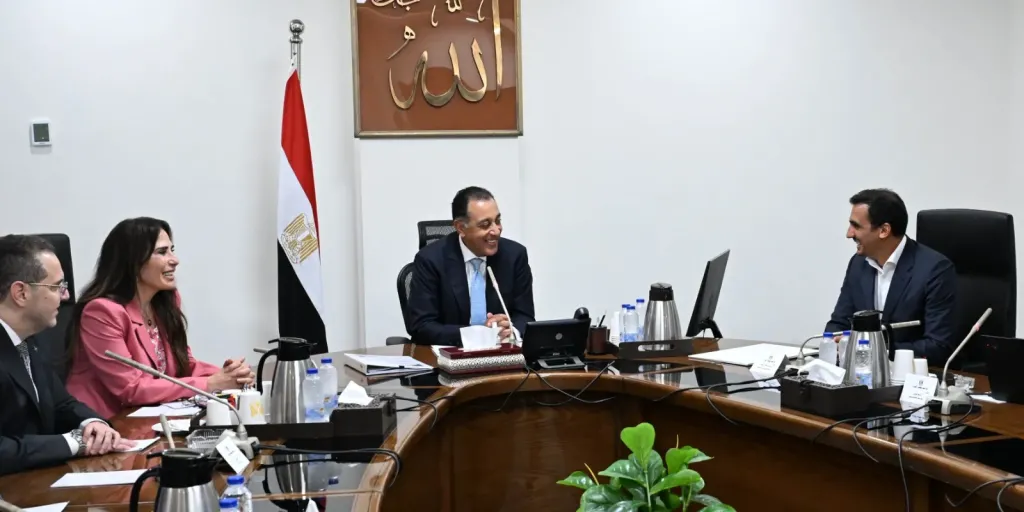 رئيس الوزراء يتابع مستجدات مشروع تطوير منطقة «علم الروم» بالساحل الشمالي