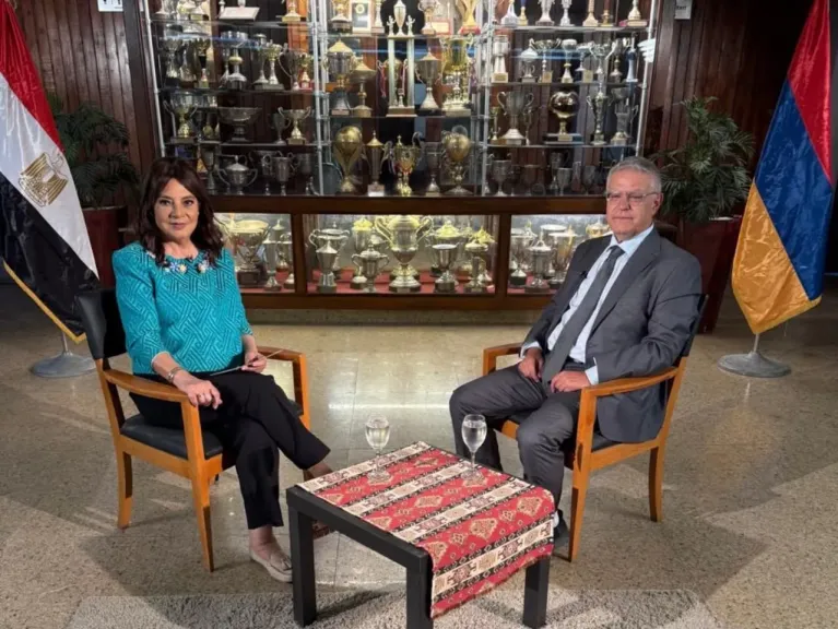 ”الأرمن المصريون ” مع د. درية شرف الدين في ”حديث من مصر” علي شاشة الأولي  ...حكايات مثيرة عن أشهر نجوم الأرمن