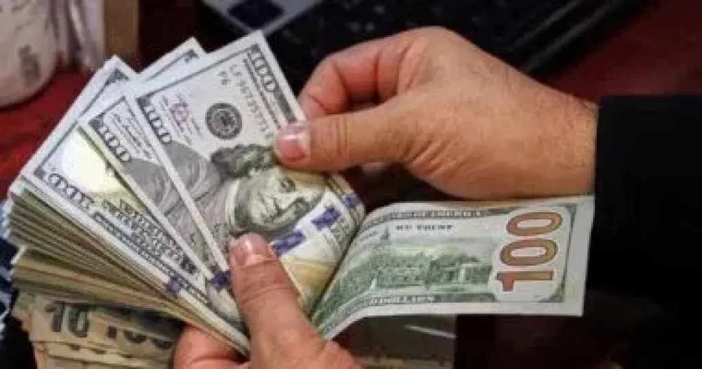 أقل سعر لـ صرف الدولار اليوم الخميس .. بعد هبوط سعر الدولار