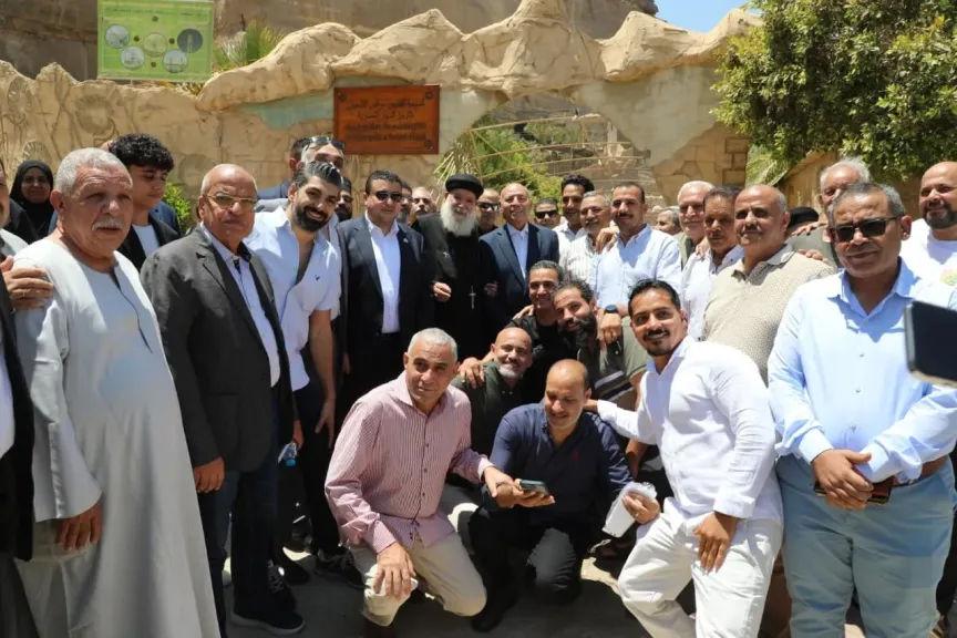 محافظ القاهرة يزور ويتفقد عدد من كنائس دير الأنبا سمعان ويلتقى ببعض المواطنين