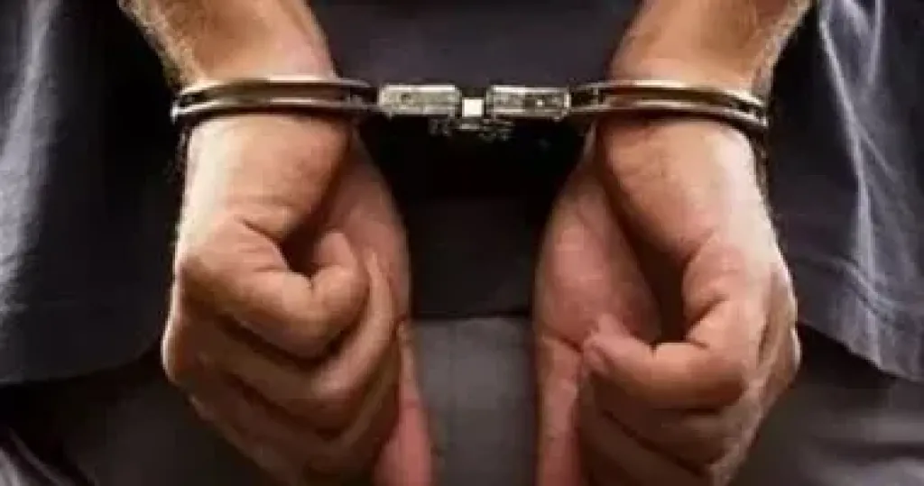 حبس شخص يزعم قدرته على استرداد الحقوق بالقوة وباستخدام الأسلحة النارية