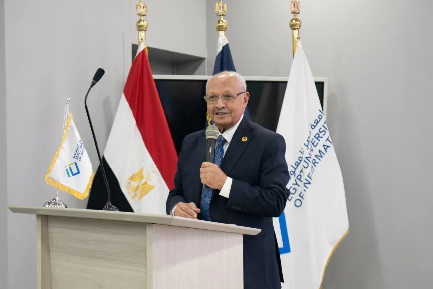 تخفيض مدة الدراسة إلى أربع سنوات وتطوير برامج هندسية جديدة في تكنولوجيا المعلومات والذكاء الاصطناعي