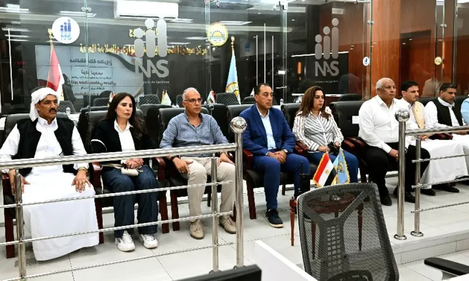 رئيس الوزراء يزور مركز سيطرة الشبكة الوطنية للطوارئ والسلامة العامة في مطروح