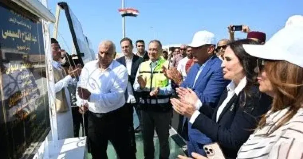 رئيس الوزراء يفتتح كوبري روميل بعد تطويره