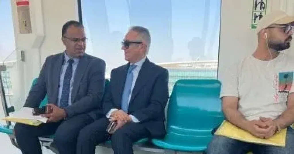 وزير العدل يستقل المونوريل إلى مدينة العدالة الجديدة ويؤكد: من أهم المشاريع القومية